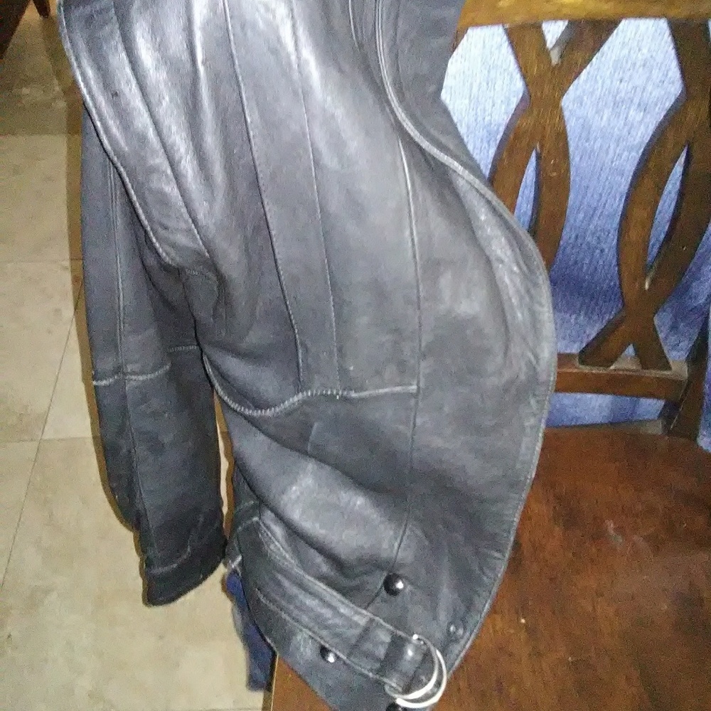 BLACK LEATHER JACKET